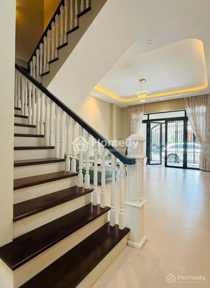 Bán Nhà Phố Đẹp - Full Nội Thất - Trung Tâm Đà Lạt - Giá: 13.5 Tỷ