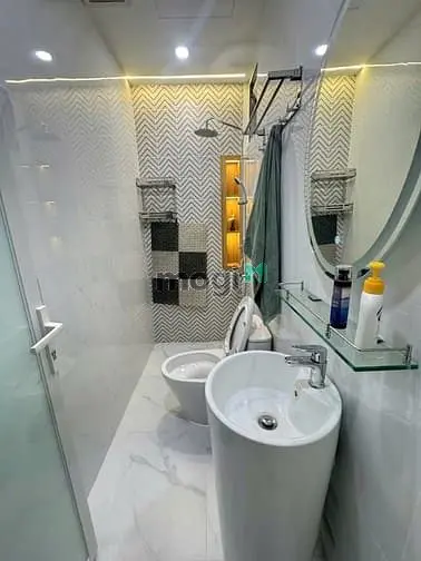 Cho Thuê Nhà Nguyên Căn Mặt Tiền Quận 1
