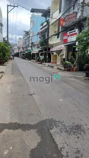 Nhà Trống Suốt, (4X9M), Hxt 8M, 237/6A Thái Phiên Q11