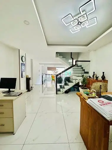 Cho Thuê Nhà Nguyên Căn Mặt Tiền Quận 1