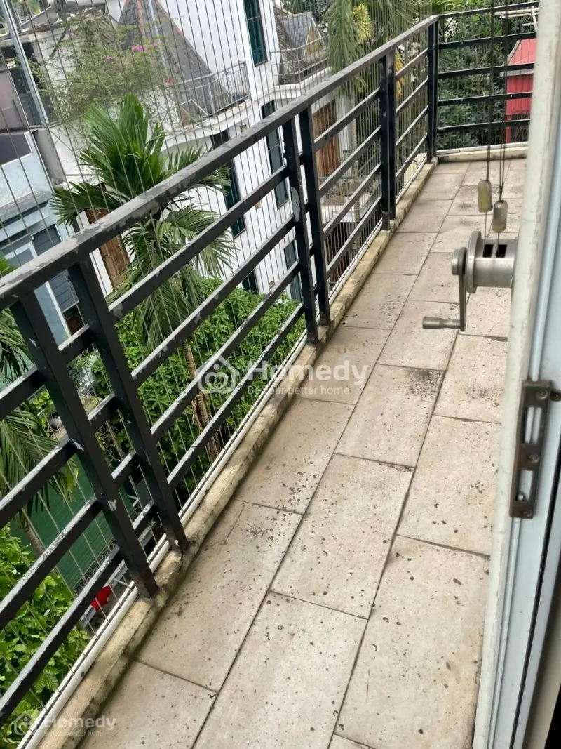 Cho Thuê Nhà 5 Tầng Nằm Trên Mặt Phố Kinh Doanh Thương Mại Đông Đúc