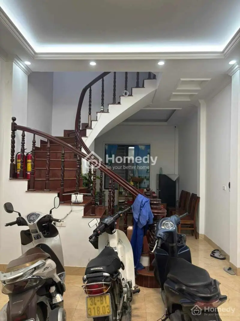 Cho Thuê Nhà Trần Quốc Hoàn,45M2,Có 8Pn,Ngay Đh Quốc Gia,Ưu Tiên Ở Nhóm,Vp,Ttdh