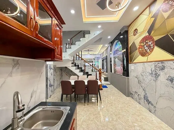 Nhà Sẹc Ngắn Đường Hà Huy Giáp, Dt:4X18M, Trệt, 2Lầu, Sân Trước, 3Pn,