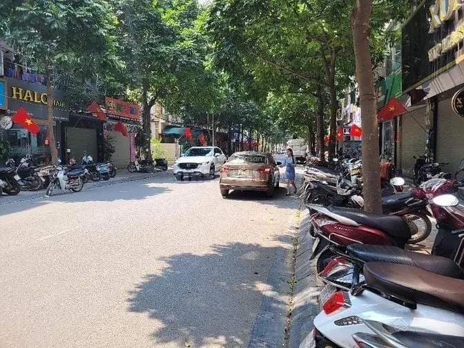 Bán Đất Mặt Phố Trần Cung, 135M2, Mt 5.7M, Chỉ 28.5 Tỷ - 0987104878