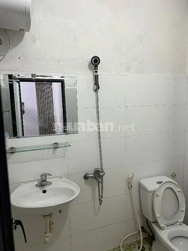 Cho Thuê Nhà Tầng 1 Khép Kín Khu Đội Cấn
