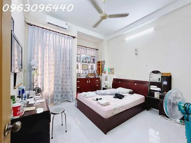 Bán Nhà 2 Tầng 80M² Hẻm Rộng 8M Quận 7 – Giá 8.9 Tỷ – Sổ Đỏ Chính Chủ