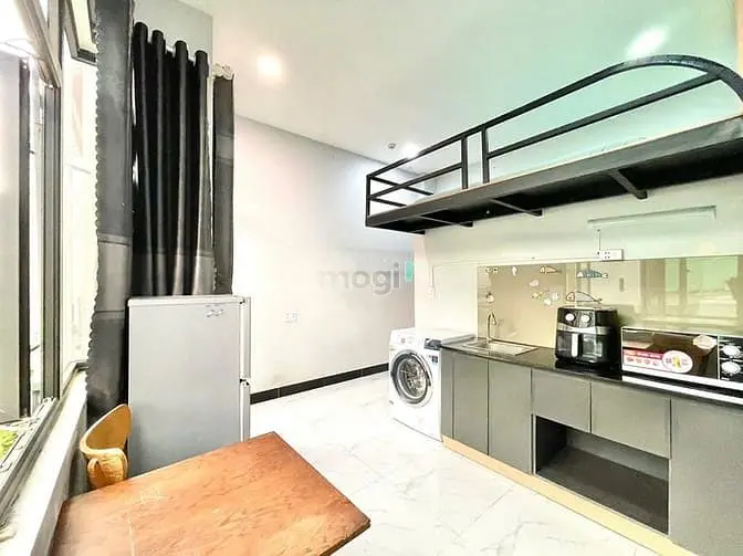 Gác Lửng Tiện Lợi, Ban Công Thoáng, An Ninh Phố Ẩm Thực Phan Xích Long