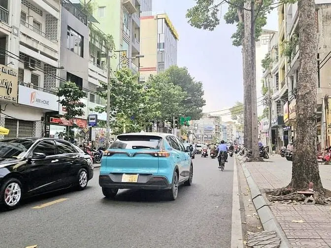 Cho Thuê Góc 2 Mặt Tiền Đường Sư Vạn Hạnh, Phường 12, Quận 10.