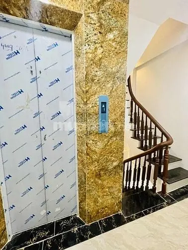 Nhà Đẹp Mới Tinh Thang Máy , Cách 1 Nhà Ra Phố