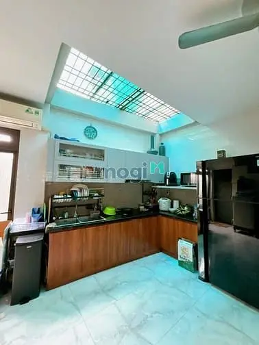 Bán Nhà Có Thang Máy Ngang 6M Đường Lê Văn Thịnh 100M2 Giá Chỉ 20 Tỷ