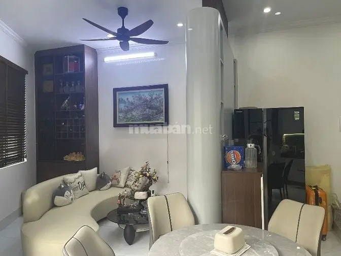 Ôtô Vào /4Tầng / Gần Công Viên Thạch Bàn Long Biên Bán Zá 5Ty56