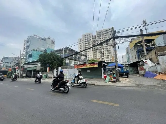 Khuôn Đất 2273M2. Dt 34,5X66M Full Thổ Cư - Ngay Đầm Sen. Giá 60Tr/M2