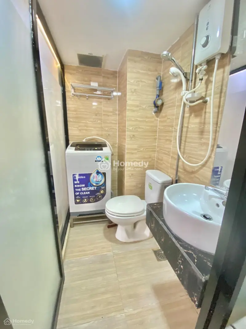 Cho Thuê Căn Hộ Full Tiện Nghi Ban Công Thoáng Mát Đường Trần Phú Quận 5, Máy Giặt Riêng