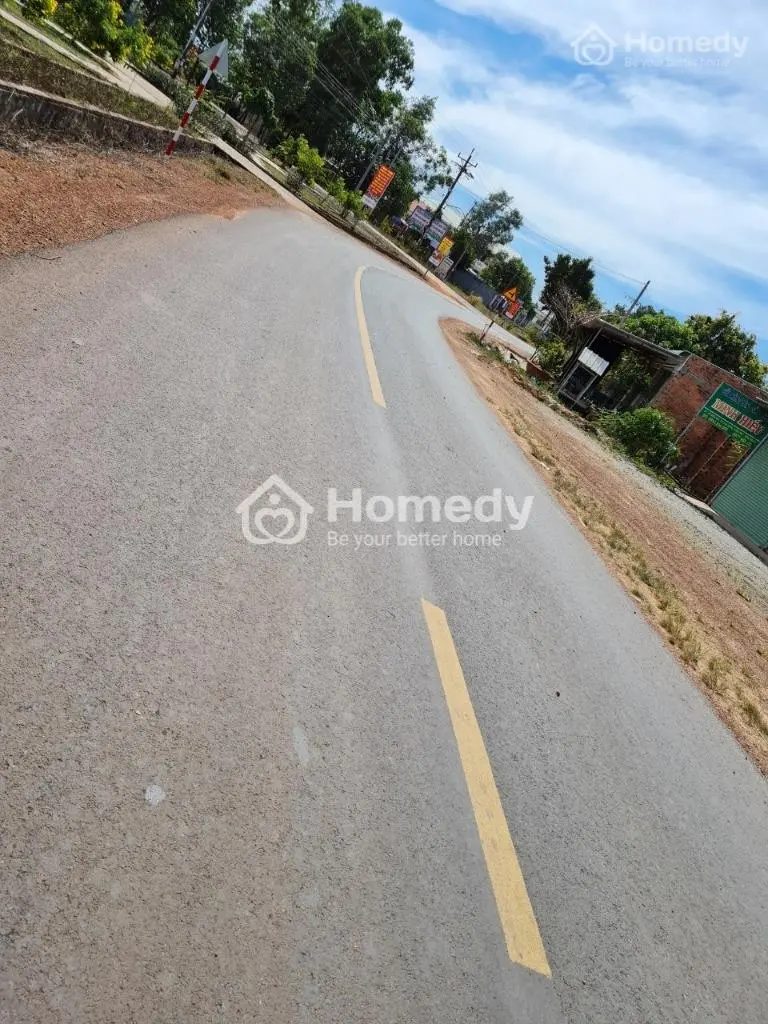 Bán Lô Đất Như Hình 1400M2 Mặt Đường Nhựa Giá 330Tr