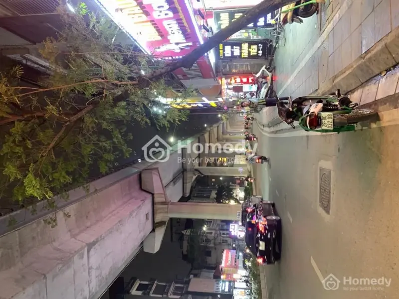 Siêu Phẩm Nhà Mặt Phố - Vỉa Hè - Kinh Doanh Trung Tâm Đường Cầu Giấy 41M2 5 Tầng 18.8 Tỷ