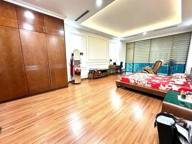 Bán Nhà Hoàng Cầu Đống Đa 75M2X4T Cực Đẹp, Mặt Tiền 8M