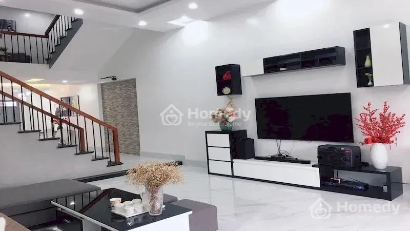 Bán Nhà Mới Phố Yên Hoa Ngõ Ô Tô Thông, Đi Bộ Ra Phố, Tiện Ích