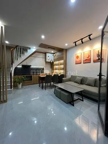 Bán Nhà Bạch Đằng Hai Bà Trưng 24M 4 Tầng 3 Ngủ Đủ Đồ Gần Phố 5 Tỷ Xx