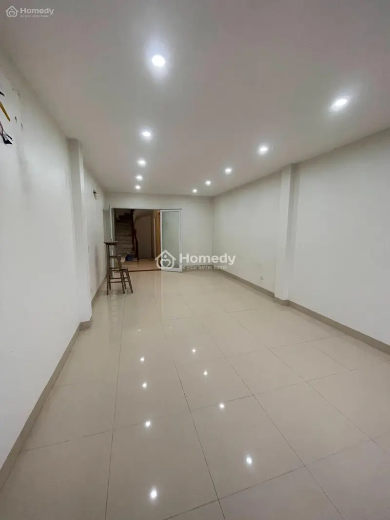 Mặt Bằng 50M2 (Tầng 1,2,3) Có Thang Máy, Có Chỗ Để Xm. 4 Triệu/ Tháng