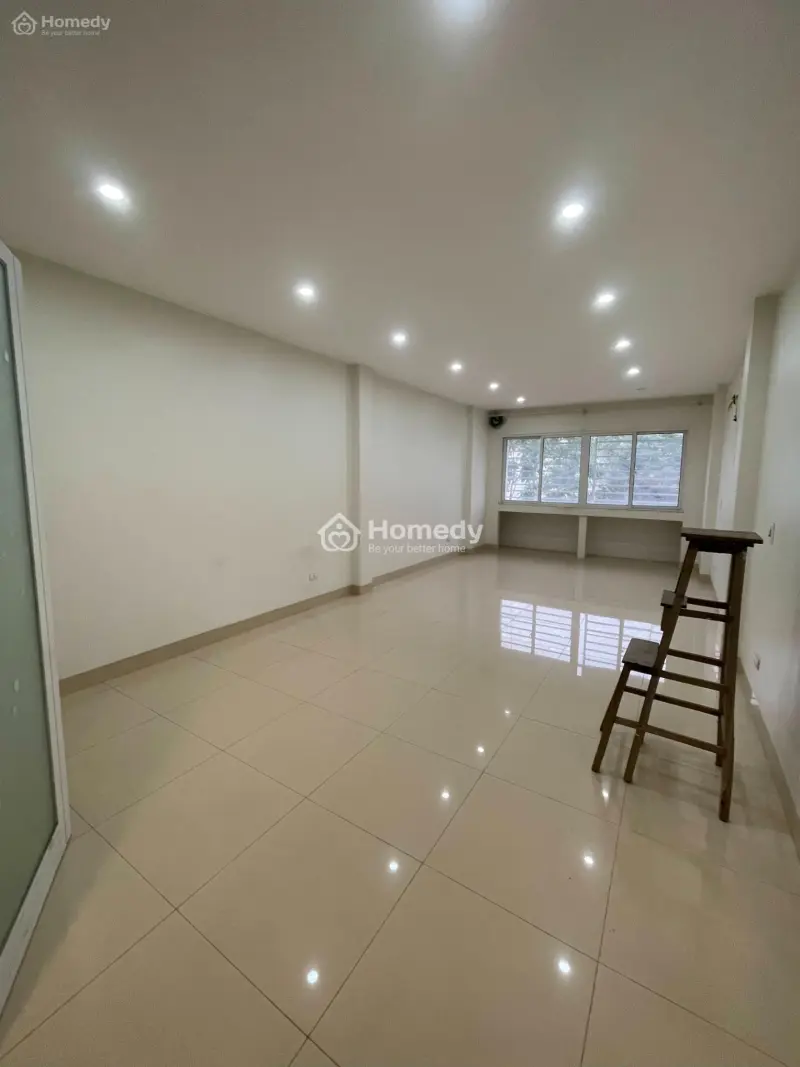 Mặt Bằng 50M2 (Tầng 1,2,3) Có Thang Máy, Có Chỗ Để Xm. 4 Triệu/ Tháng