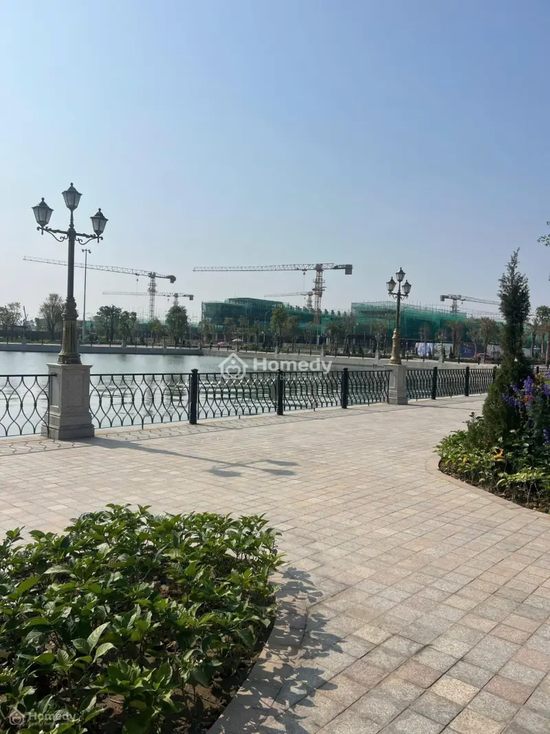 Bán Căn Biệt Thự View Hồ 212M2 Hàng Ngoại Giao Áp Góc Siêu Vip Mua Trực Tiếp Cđt