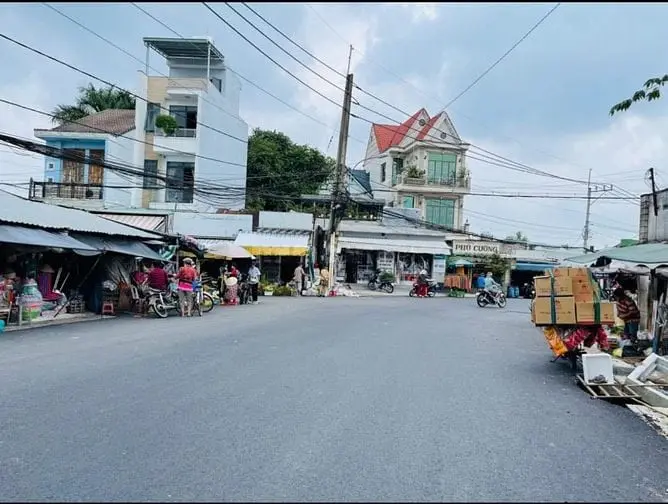 (26) 🔥Ngay Trong Chợ Khu Vực Đông Đúc Toạ Lạc Ở Xã Phước Thạnh 🔥