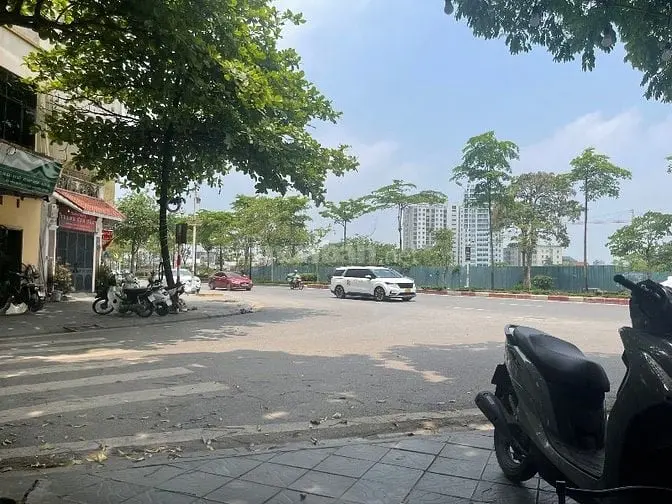 57M2 Đất Ngõ Ô Tô Mặt Tiền Rộng Sổ Đỏ Mới Thạch Bàn Long Biên /