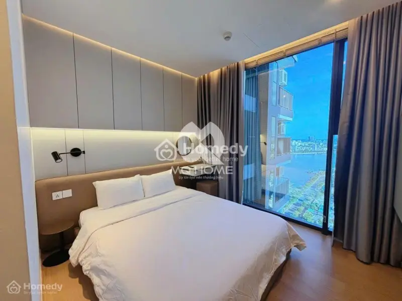 Cho Thuê Căn Hộ 2 Phòng Ngủ View Sông Hàn, Ngay Trung Tâm Thành Phố, Full Nội Thất Mới 5*