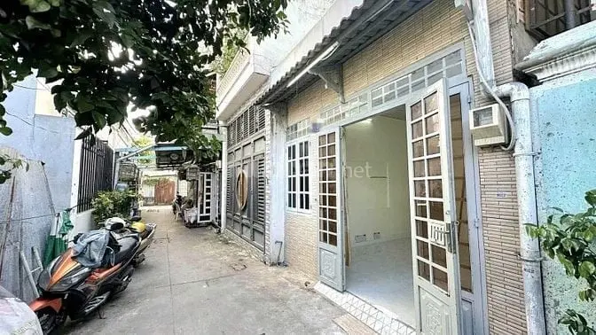 Bán Nhà Trung Mỹ Tây 13- Gần Mặt Tiền- 45M2- Hẻm Rộng- Sổ Riêng- Nhỉnh