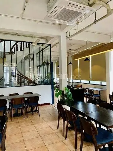 Sang Quán Cà Phê 24H Ngay Trường Đại Học Công Nghiệp, Gò Vấp