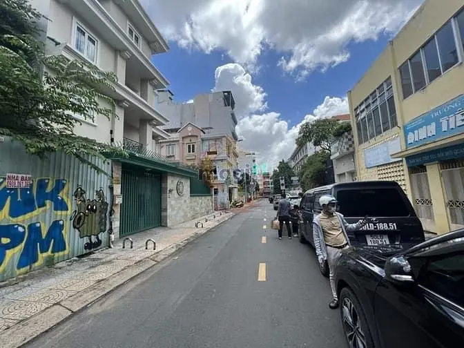 120 Tỷ! Bán Đất Mt Đ. Nguyễn Thành Ý, Q.1 – 12.5X20M – 239M2.