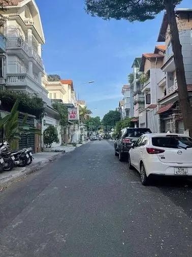 Mặt Tiền Đường Hoa Phú Nhuận Chỉ 6,45 Tỷ . Đang Cho Thuê 27Tr / Tháng