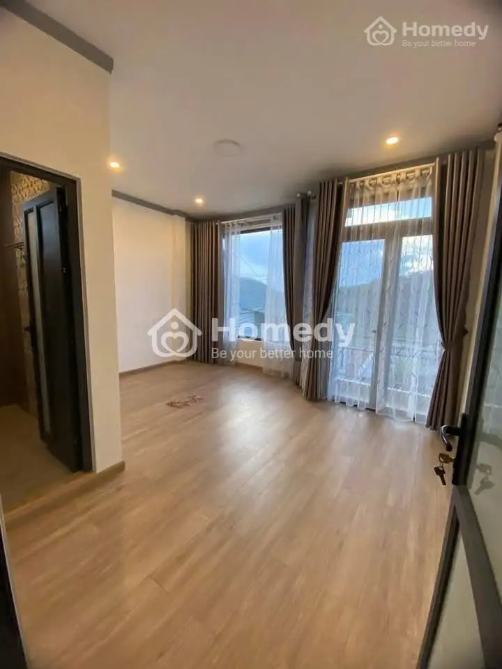 Bán Nhà 2 Mặt Tiền Phường 7, Đà Lạt - 5 Pn, Sân Đậu Xe Hơi - 6.8 Tỷ