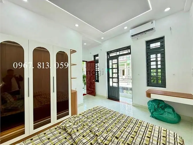 Nhà Dt:10,5X5M, Trệt, 2Lầu, Sân Thượng, 4Pn, 5Vs, Đường Thạnh Lộc 37