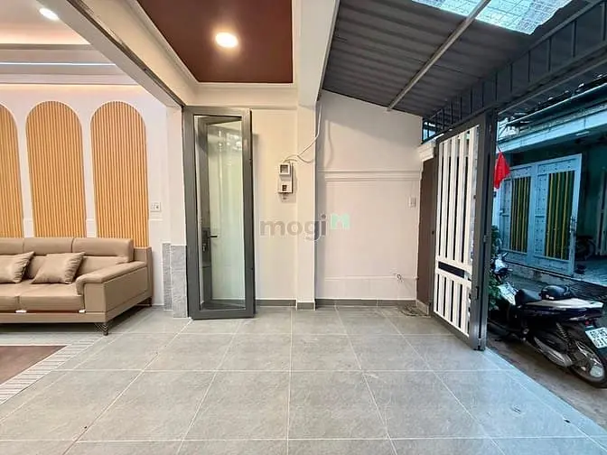 Nhà Ngay Ngã 4 Ga & Chợ Cầu Đồng, Dt:4X15M, 1Lầu, 3Pn, Sân Phơi, S/Tru