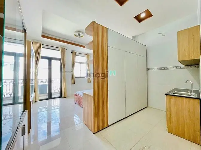 😍 Căn Hộ Mới Tách Bếp Và 1 Phòng Ngủ Có Ban Công Và Thang Máy 😍