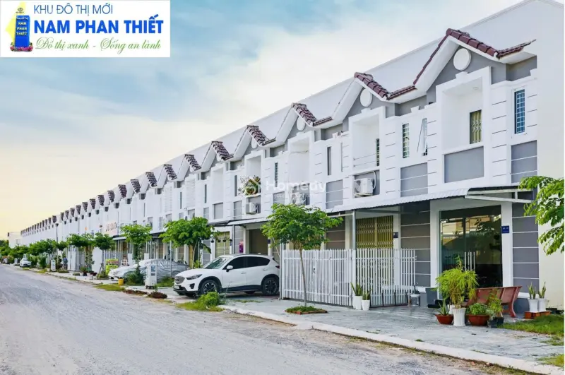 Sở Hữu Nhà Phố Tại Biển Phan Thiết - Chỉ 200K/Ngày - Sổ Hồng Riêng - Khu Dân Cư Hiện Hữu