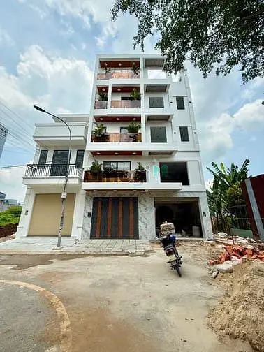 Nhà Đường Thông 12M, Tx 25, Dt:4.5X12M, Lửng, 3Lầu, 4Pn, Gara Ôtô, S/T