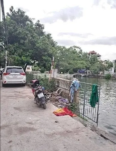Anh Trai Nhờ Bán : Ô Tô Đỗ Cửa - Kinh Doanh - Đầu Tư - View Hồ Mát 