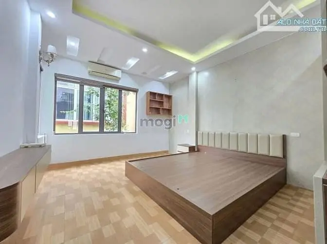 Hiếm! Bán Gấp Nhà Lô Góc🔥 43M²- 4.5 Tầng- Bà Triệu - Hà Đông