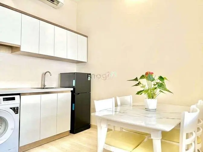 Cho Thuê Căn Hộ Dịch Vụ Tách Bếp Ngay Luỹ Bán Bích - Âu Cơ - Mới 100%