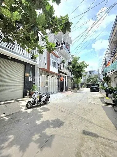 Bán Nhà Xe Hơi Vào Tận Nơi – Đường Trước Nhà 8M – Huỳnh Tấn Phát Nhà