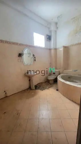 Nhà Cũ, Rộng (4X22M) Phù Hợp Làm Kho, Mt Nguyễn Chí Thanh-Lò Siêu Q11