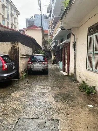 Đất Đội Cấn Ô Tô Vào Nhà Xây Toà Nhà Văn Phòng