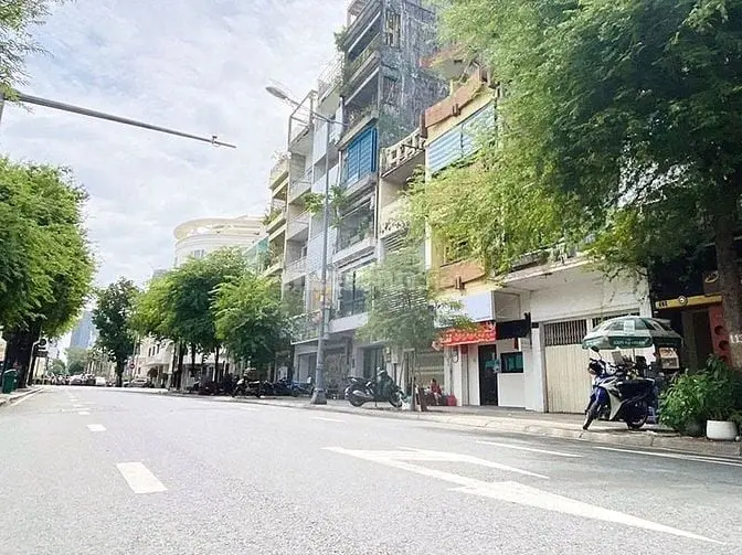 Bán Tòa Nhà Mặt Tiền Lê Thánh Tôn, Quận 1, 5 Tầng , Giá 85 Tỷ