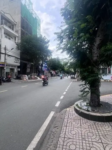 Bán Nhà Mt Trương Công Định . 4 X28M Đúc 5 Lầu