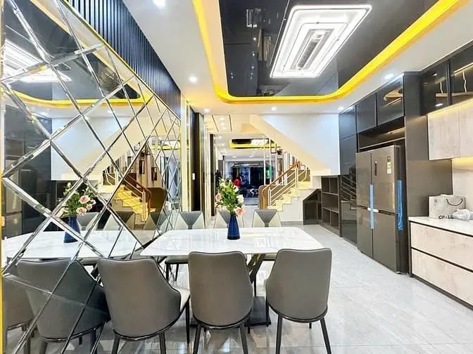 Siêu Phẩm 3 Tầng – Đ. Nguyễn Thị Hương, Nhà Bè – Full Nội Thất Cao Cấp