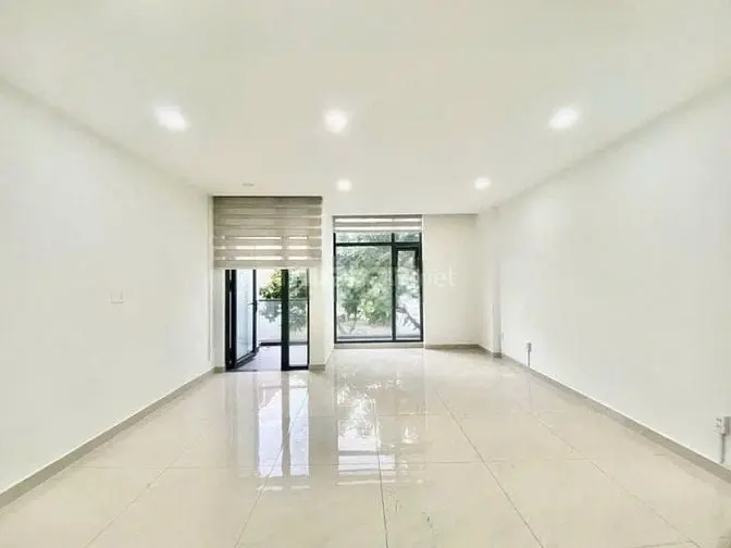 Cho Thuê Nhà Mặt Tiền 92B Nguyễn Trãi, Phường Bến Thành, Quận 1
