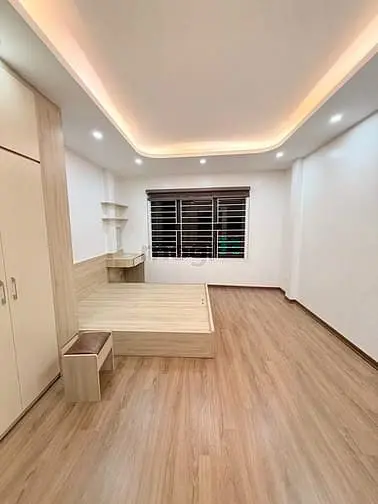 Dân Tự Xây Xịn Mịn- Ở Sướng -Bát Khối Đông Dư 32M * 4 Tầng Cạnh Trường