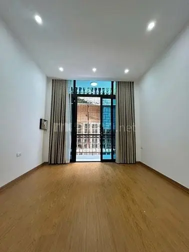 Bán Nhà Vũ Tông Phan, Gần Phố, 60M, 5 Tầng, 4,5M Mt, Giá 14 Tỷ